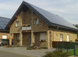 Ferienwohnung Deußen, hotel with parking in Blessem