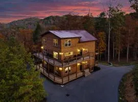 Luxury Arcade Cabin with Hot Tub and Mountain Views Sleeps 12