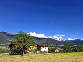 Praterhof Chalet in Südtirol - Natur, Ruhe & Bergblick, Hotel in Brixen