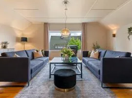 Family Apartment Near City Center