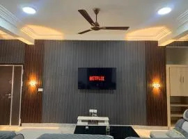 Modern 2BRM APT Experience Fayleeks Rest Living
