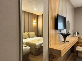 Airport Deluxe Suites Otel