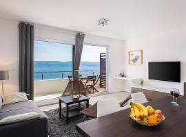 Villa Jolara With Heated Pool - Deluxe Apartment 11, hotel i Mimice