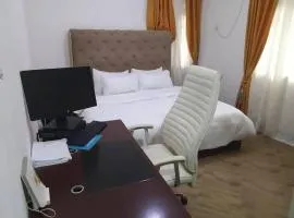 Full Service weekly and Monthly Rental Apartment