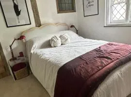 Quiet Double Room in Historic Patcham, Brighton