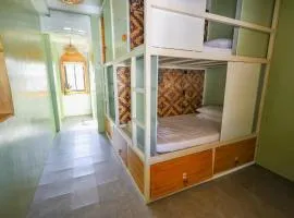 Happiness Hostel Boracay