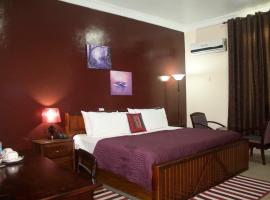 Grand Star Hotel, hotel en North Legon