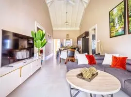 Sami's 3BR - 15 min to Ocho Rios - 10 min to the beach - 24-hour access