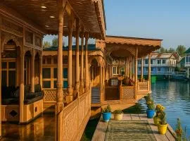 Hayat Group Of Houseboats