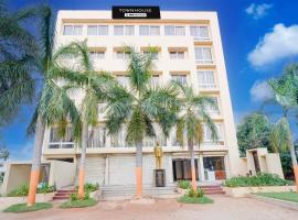 Townhouse Hillview Tirupati Formerly Hotel Looranova، فندق في تيروباتي