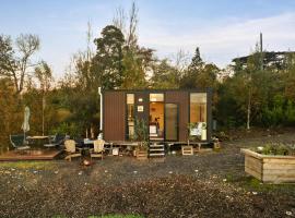 Belrose Estate by Tiny Away, hotell i Dumbalk