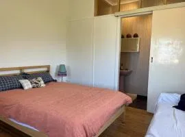 1 Bedroom Flat with Private Kitchen & Ensuite