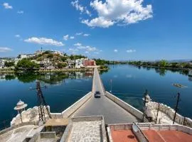 Hotel Motimahal Lakeview I Lake Pichola I Best Lake View hotel in Udaipur