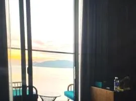 Emerald Wave Suites Seaview