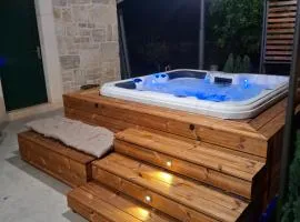 Didov kameni dvor-Stone House&Jacuzzi