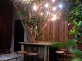 JujuHome Koh Tao Cozy Wooden Home