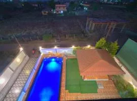 I EMPYREAN STAYS ll MYSTICAL STONE VILLA ll 4BHK II AC II PRIVATE POOL II