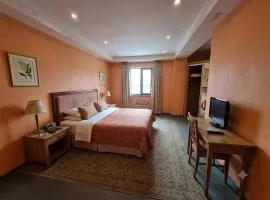Bashand Hotel