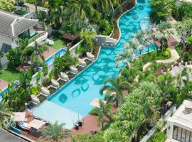 Viesnīca Sanya Haitang Bay Renguan Pool Villa Hotel -100 meters from the beach, adjacent to Atlantis Water World and duty free shops Saņjā
