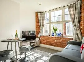 35 Cocoa Suites (parking included!)
