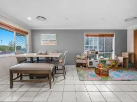 4 Bedrooms Home in Runcorn Close to Sunnybank Quick CBD Access