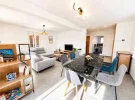 Maison Contemporaine Haut Standing - 4 Chambres, Terrasse, Spa & Espace Vert