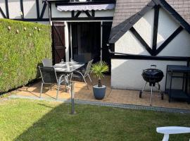 Viesnīca Cottage cosy avec jardin, piscine et parking Kabūrā