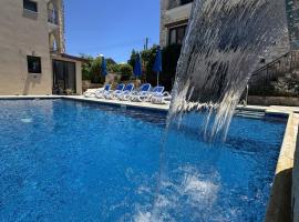 Viesnīca Palates Hotel pilsētā Drousija