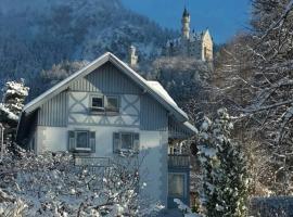 Romantic-Pension Albrecht - since 1901, παραλιακή κατοικία σε Hohenschwangau