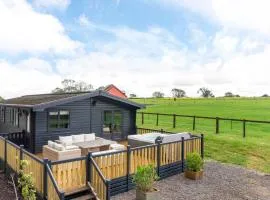 The Paddock Lodge