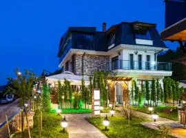 Poison Garden Suite & SPA