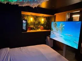 L'écrin Secret Suite & NETFLIX Aubagne-Cassis-Marseille