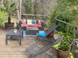 Studio Bas de villa avec grande terrasse