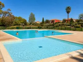 Cozy 2-room apartment with a pool, beach 8 min away!