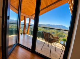 Viesnīca Royal Hill Bran-A-Frame and Bungalows whit Hot Tub and Sauna pilsētā Sohodol