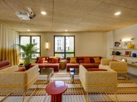 Harvey Chartres - Résidence 4 étoiles Sport & Lifestyle – hotel w mieście Chartres