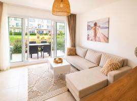Phrenaros에 위치한 호텔 Apartment with Terrace at Thalassa Beach Resort, Northern Cyprus