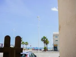 Studio plain-pied avec terrasse et vue mer