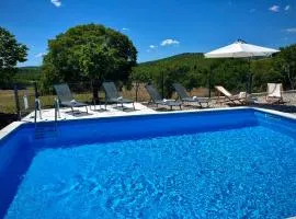 Peaceful New Country House with Saltwater Pool