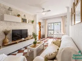 Coqueto apartamento céntrico con terraza y parking