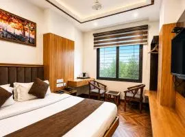Hotel Aman Imperial Just-1 Minute Away From New Delhi Railway Station and Connaught place