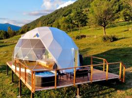 Starry Dome - Manta's Retreat Glamping Cornereva, готель у місті Cornereva