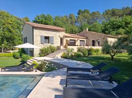 Villa Feijoa en Provence, hotel em Velleron
