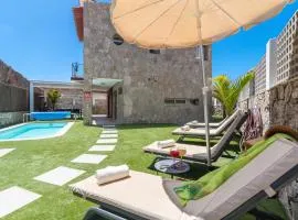 Villa Chil - Luxury with heated pool and BBQ