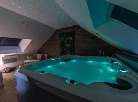 Bulle d'Evasion Jacuzzi Love room