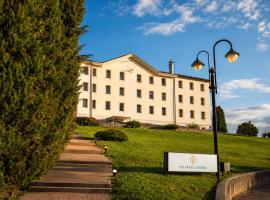 Phi Hotel Astoria, hotel em Susegana