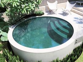 Fajara Studio with YOUR OWN Private Plunge Pool, מלון בFajara
