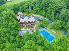Banner Crest - MOUNTAIN LUXURY Views hot tub Private Pool and Tennis Courts Game Room