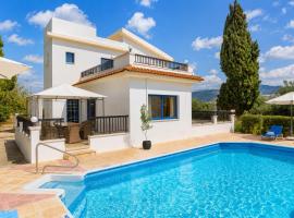 Villa Charoula Ena Large Private Pool AC WiFi, Hotel in Polis Chrysochous