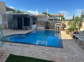 Nofesh Ba Alon 10, hotel a Rosh Pinna